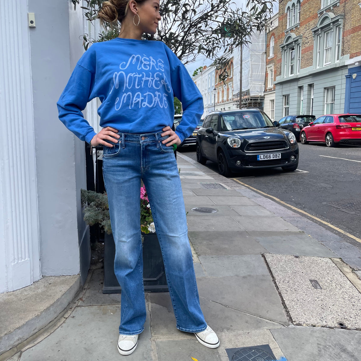 ボトムスその他 Mother The Mid Rise Maven Sneak jeans in washed blue Different Strokes The Mid Rise Maven Sneak | MOTHER
